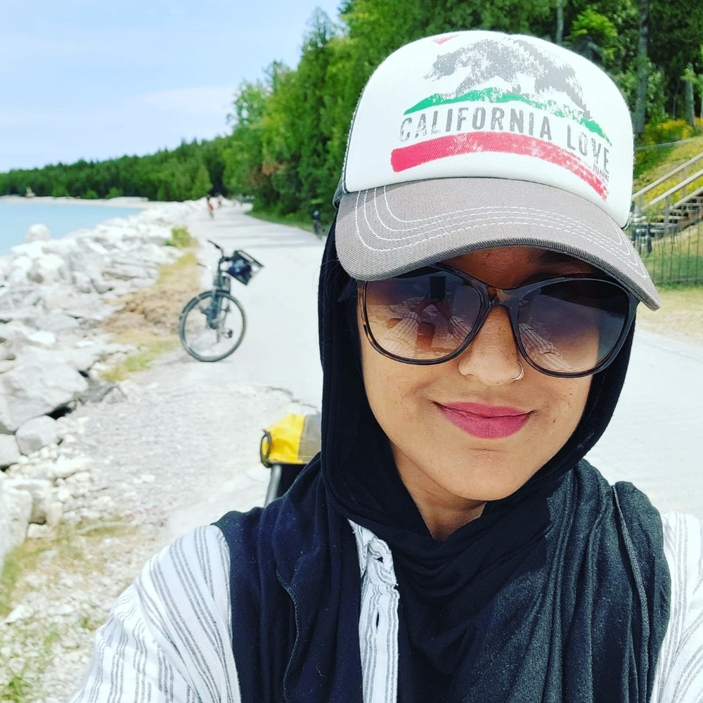 Meet your Posher, Naadiya